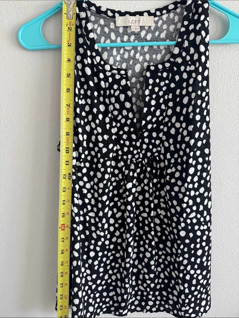 LOFT Black and White Dot V-Neck Sleeveless Top - Picture 4 of 4